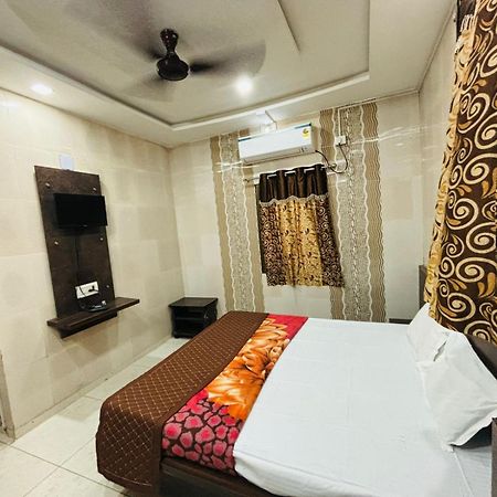 Hotel Shree Nath - 200 Meters From Dwarkadhish Temple Exterior photo