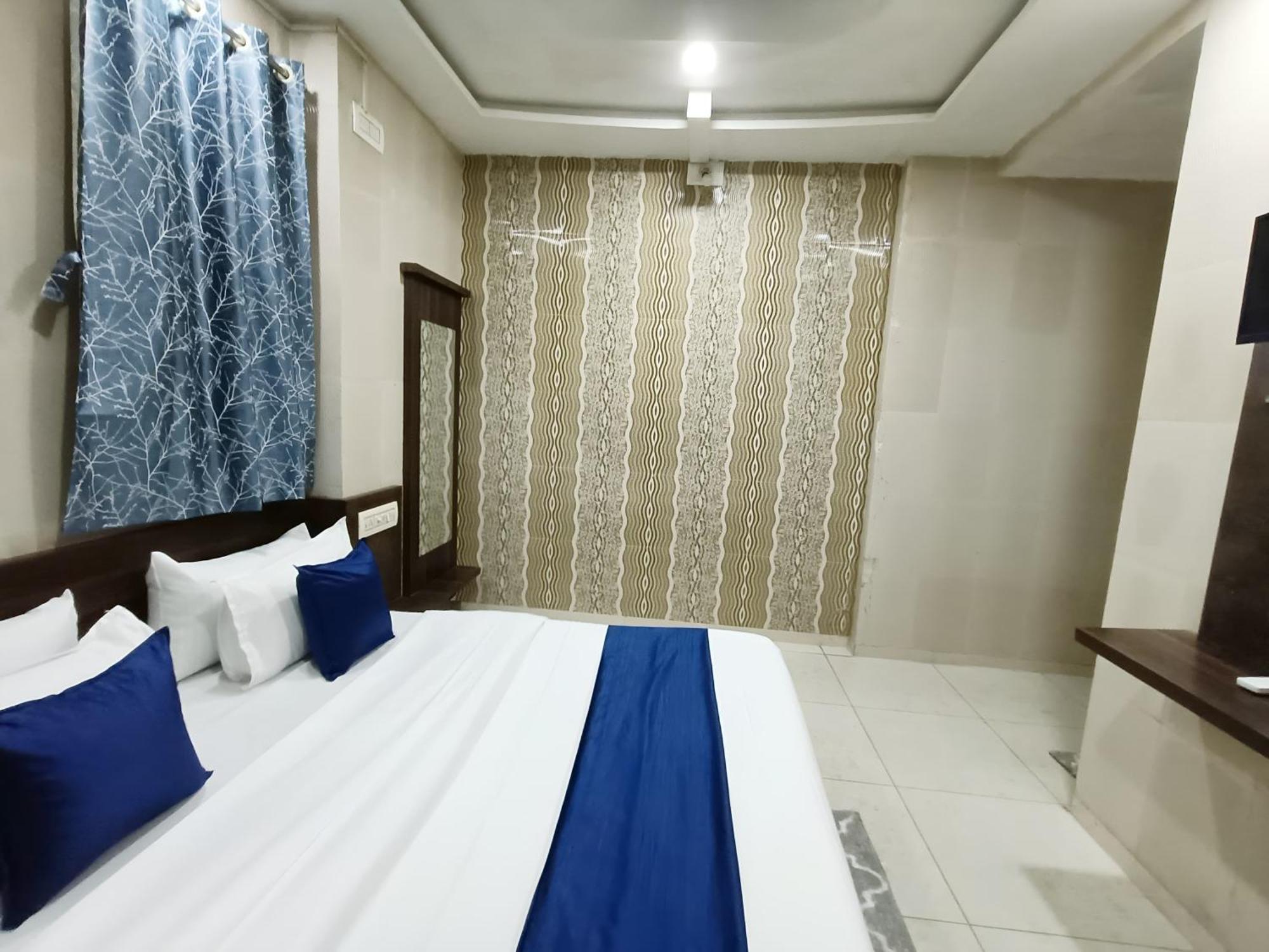 Hotel Shree Nath - 200 Meters From Dwarkadhish Temple Exterior photo