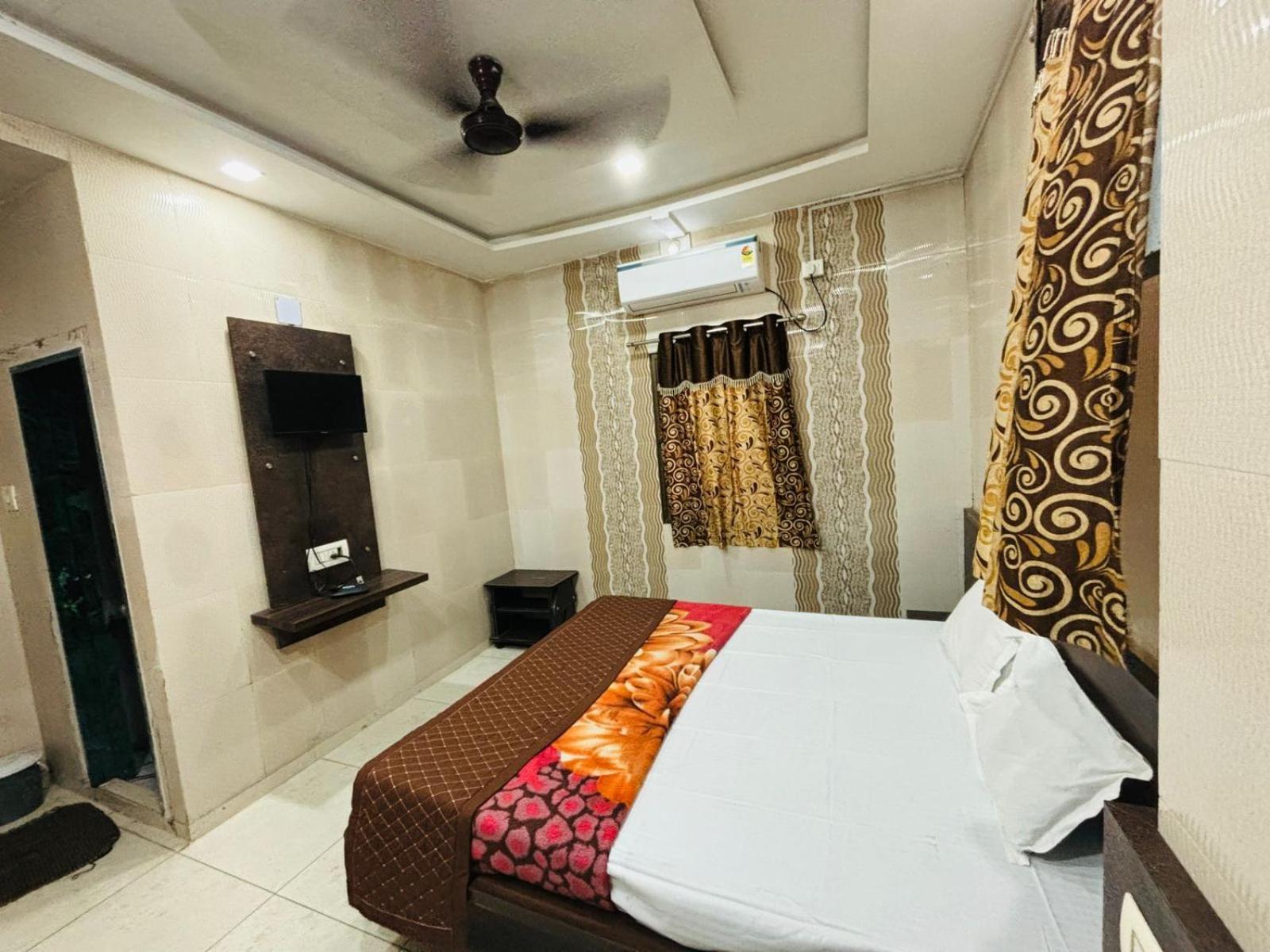 Hotel Shree Nath - 200 Meters From Dwarkadhish Temple Exterior photo