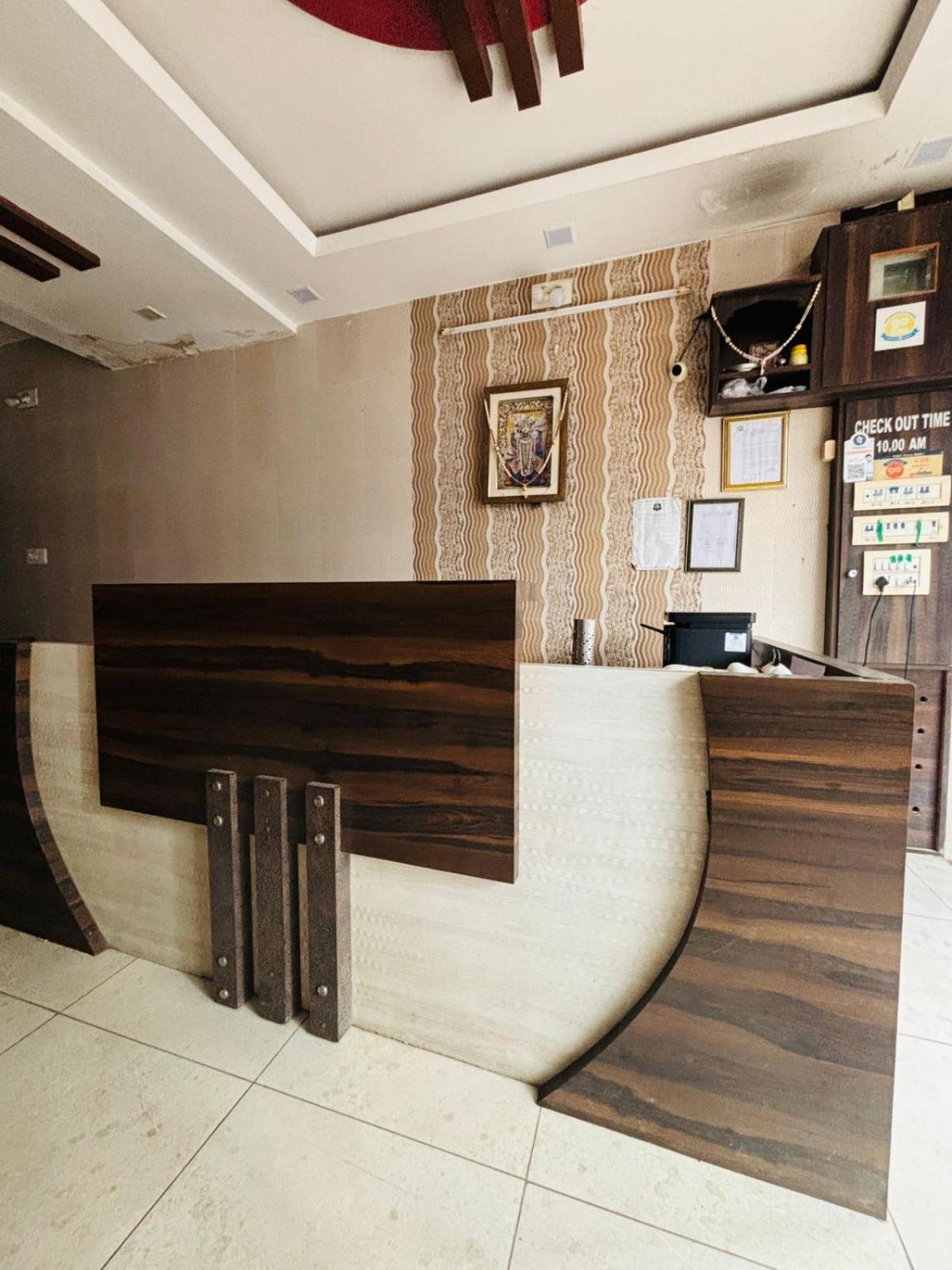 Hotel Shree Nath - 200 Meters From Dwarkadhish Temple Exterior photo