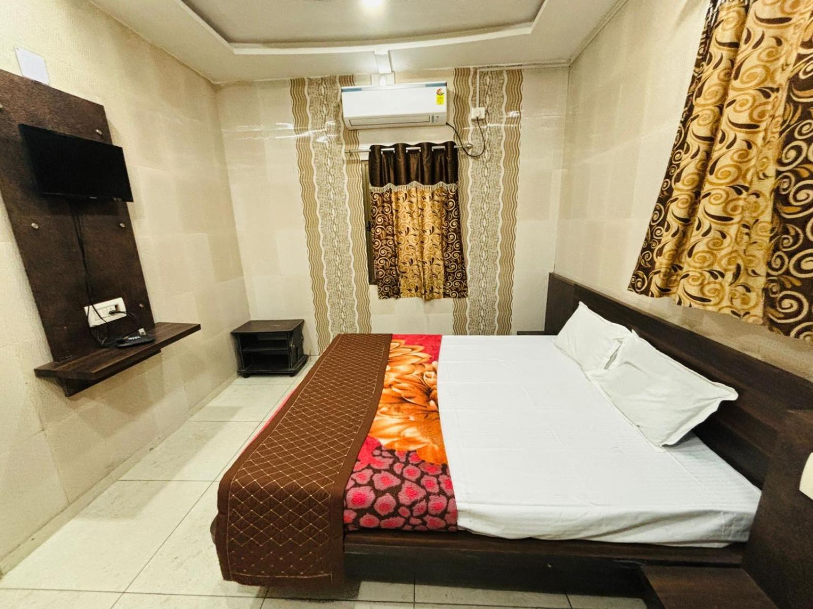 Hotel Shree Nath - 200 Meters From Dwarkadhish Temple Exterior photo